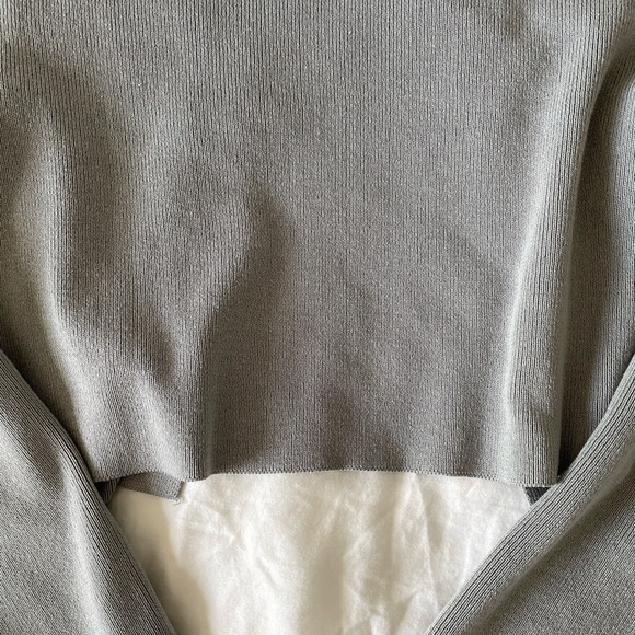 Grey button up long sleeve crop cardigan - Picture 6 of 8